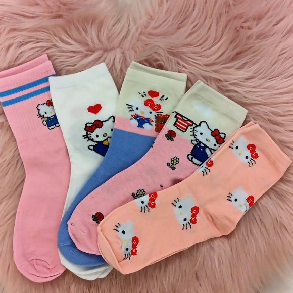 Brand New ASSORTED DESIGN HELLO KITTY SOCKS-5CT. - Picture 1 of 4